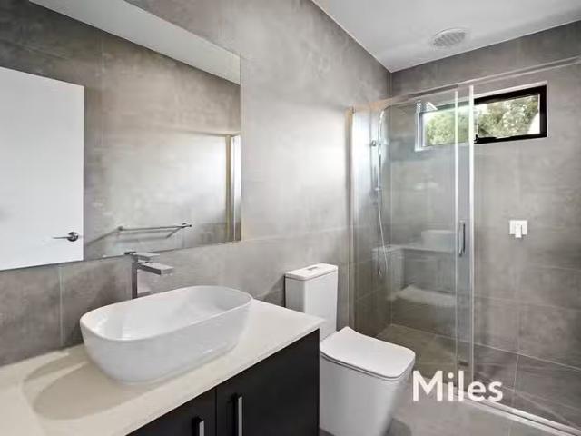 Unique 2A Hylton Crescent, Rosanna VIC 3084