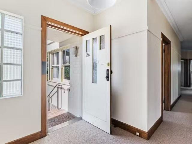 Just in! 2A Rupert Avenue, MOUNT STUART Apartment for rent Li.