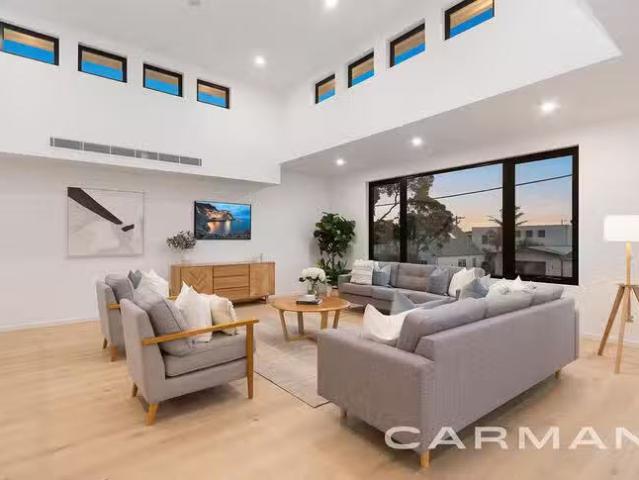 Deal! 2C Shanns Avenue, Mount Martha, VIC 3934