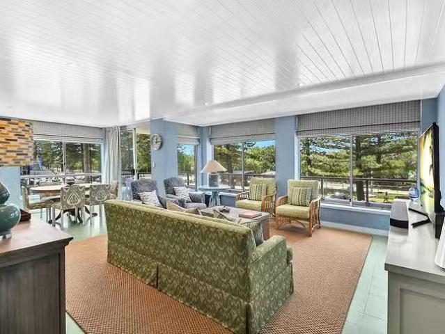 Nice 3/44 The Esplanade, Burleigh Heads, QLD 4220