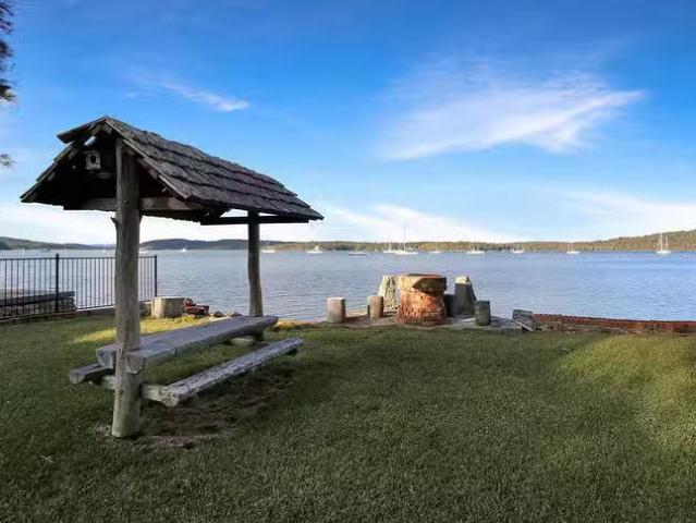 Cozy 34 Cove Boulevard, North Arm Cove, NSW 2324