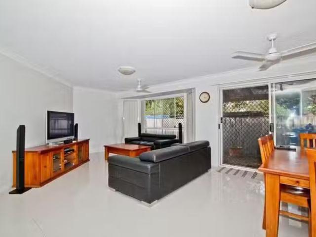 Rental! 34 Erncroft Place, Rocklea, QLD 4106