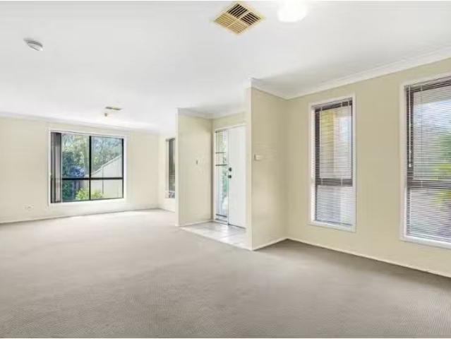Deal! 34 Fowler Street, CLAREMONT MEADOWS House for rent List.
