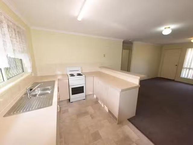 Cheap 3/4 Skinner Street, Gatton, QLD 4343