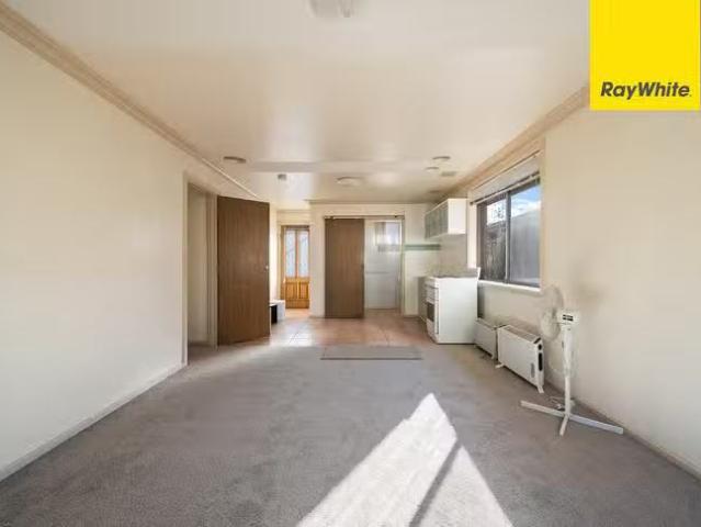 Charming 34A Belconnen Way, Page, ACT 2614
