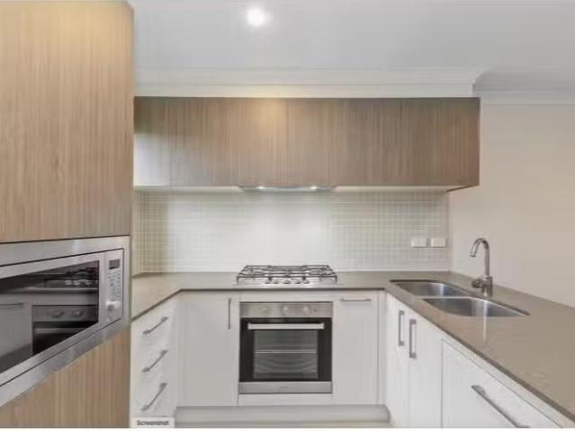 For Rent! 35/351 Mirrabei Drive, Moncrieff Townhouse for rent.