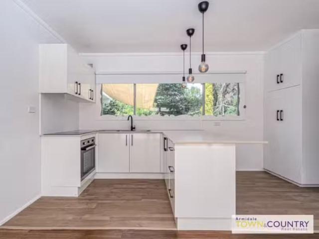 For Rent! 35 Martin Street, ARMIDALE House for rent Listed by.