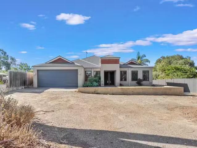 Rental! 35 Culeenup Road, North Yunderup, WA 6208