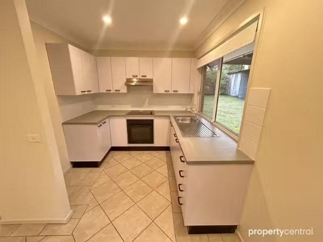 For Rent! 35 Parker Road, LONDONDERRY House for rent Listed b.