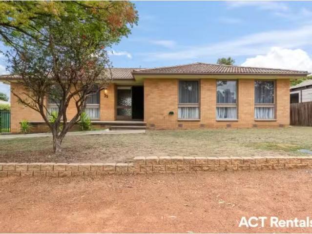 Charming 35 Tepper Circuit, Kambah House for rent Listed by R.