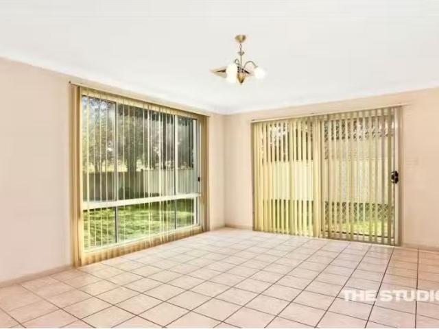 Charming 35 Tomko Grove, Parklea House for rent Listed by Ang.
