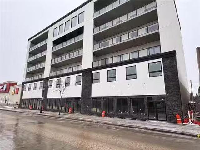 Cheap 366 Main Street, Steinbach, MB, R5G 1Z1 commercial for.