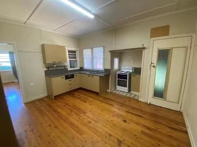 Just in! 368 Tor Street, Newtown, QLD 4350