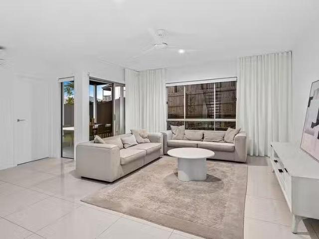 Cozy 36 Mulsanne Street, Holland Park West, QLD 4121