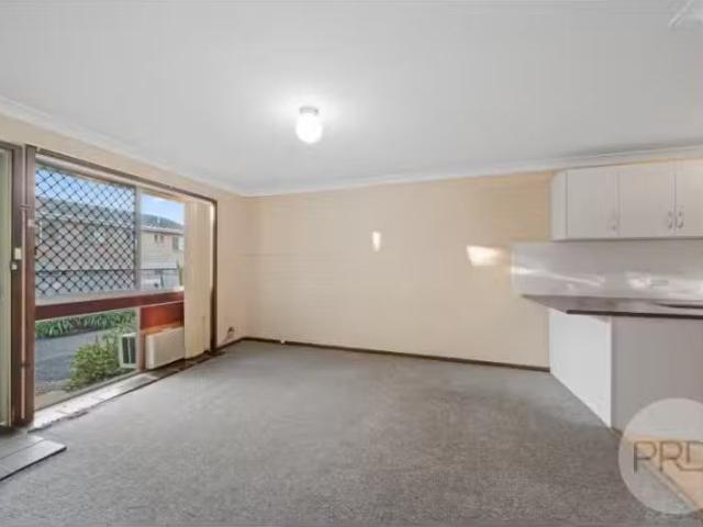 Charming 3/6 Nordlingen Drive, Tolland Apartment for rent Lis.