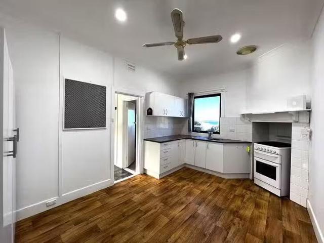 Deal! 36 Flinders Highway, Port Lincoln, SA 5606