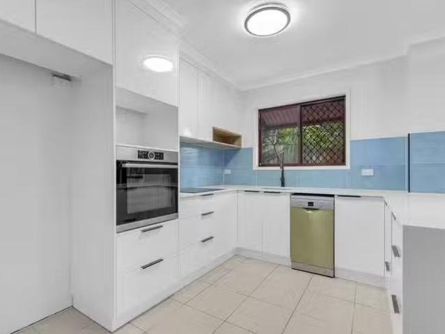 Just in! 3/6 Hoogley Street, West End, QLD 4101