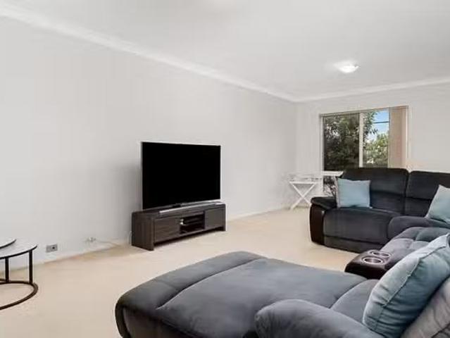 For Rent! 36 Stanley Avenue, Middleton Grange, NSW 2171
