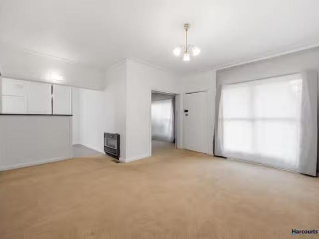 Charming 36 Wunnamurra Drive, KEILOR EAST, VIC 3033 House fo.