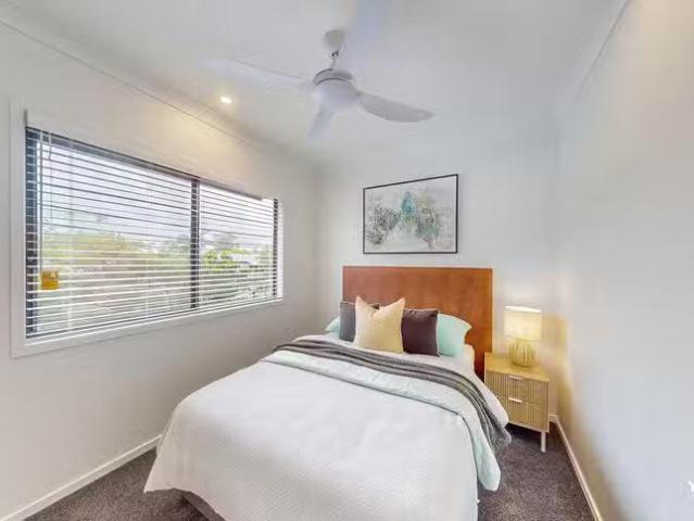 New 3/78 William Terrace, Oxley, QLD 4075