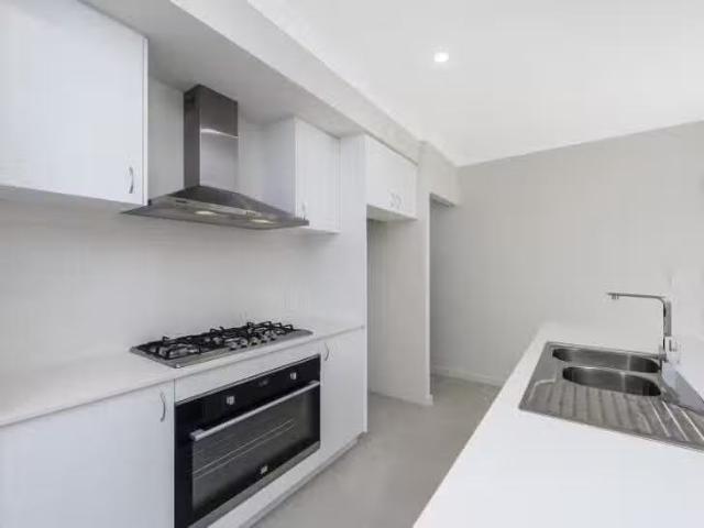 New 37 Melbourne Loop, Hammond Park, WA 6164
