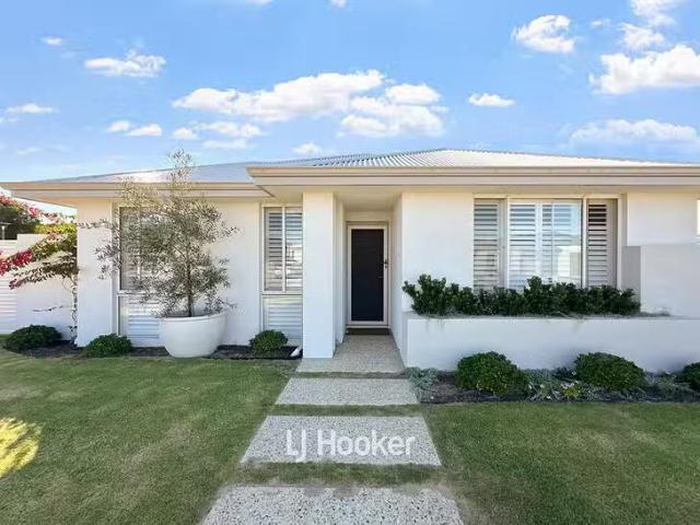 Charming 37 Carnelian Avenue, Australind, WA 6233