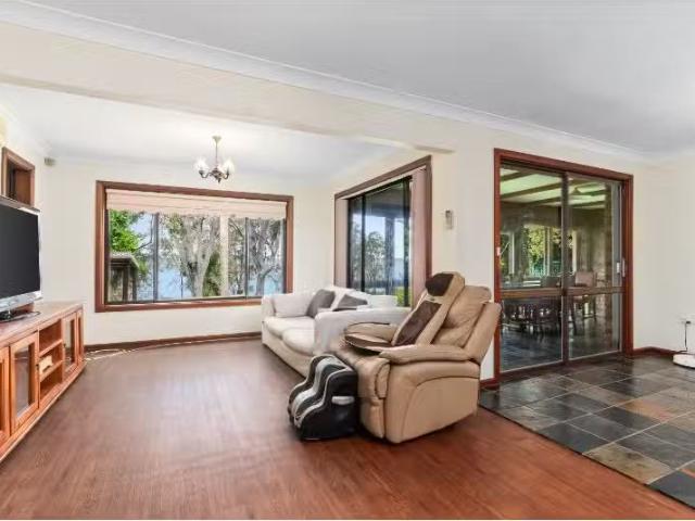 Unique 37 Panorama Avenue, Charmhaven House for rent Listed b.