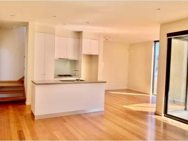 Deal! 3/7 Wellington Street, Richmond Townhouse for rent List.