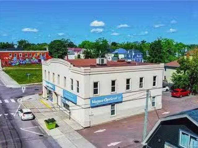 Nice 381 383 St George Street Unit# 204, Moncton, NB, E1C 0N5.