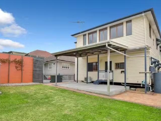 Charming 382 Rode Road, Chermside QLD 4032