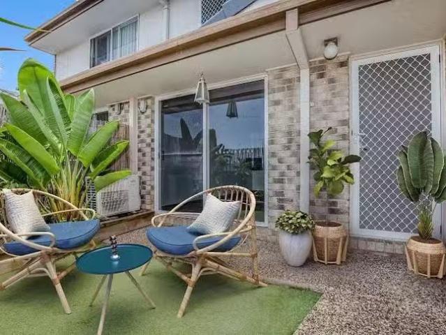 Charming 3/84 Highfield Drive, Merrimac, QLD 4226
