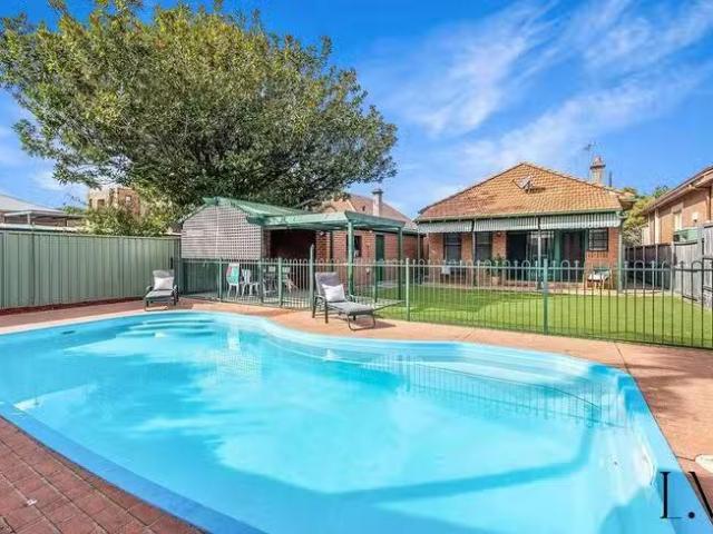 Unique 38 National Park Street, Hamilton East, NSW 2303