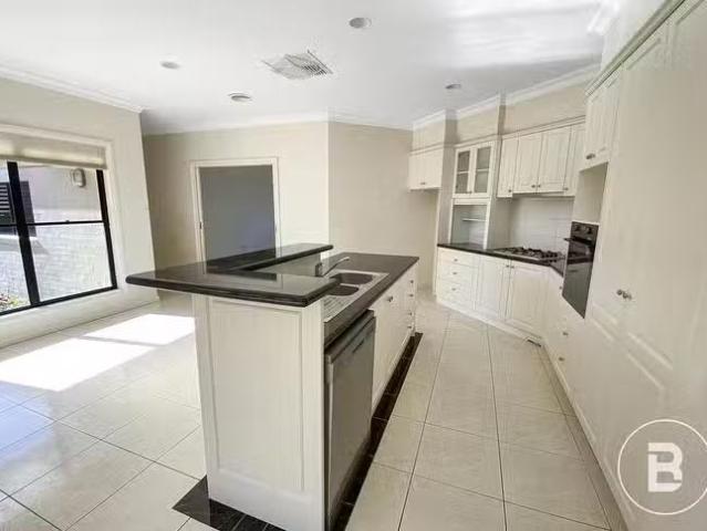 Unique 38 Chelsea Boulevard, Strathdale, VIC 3550