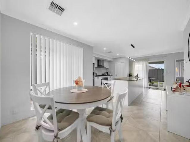 Deal! 38 Crusader Road, Banksia Grove, WA 6031
