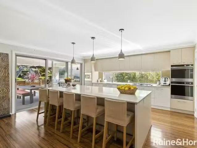 Just in! 38 Settlers Way, Mollymook, NSW 2539