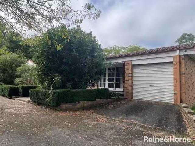 Unique 38 40 Watson Road, MOSS VALE House for rent Listed by.