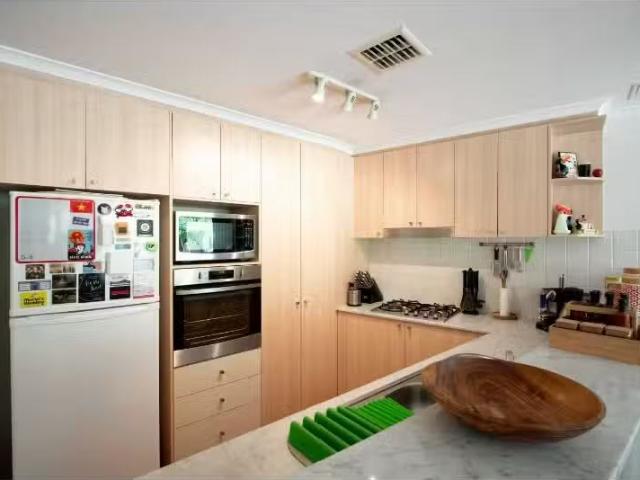 For Rent! 39/50 Ellenborough Street, Lyneham Townhouse for ren.