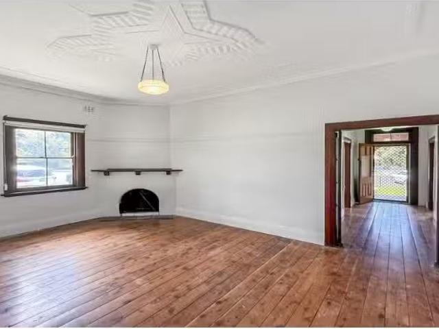 Nice 39 Market Street, Mudgee House for rent Listed by Kimber.