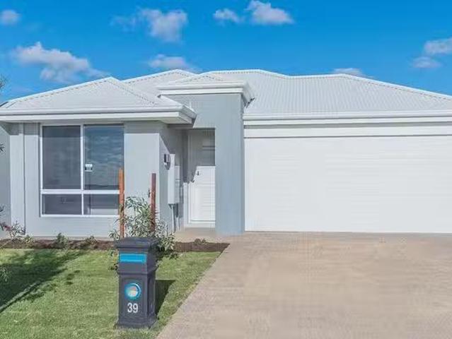 Just in! 39 Arylide Grove, Eglinton, WA 6034