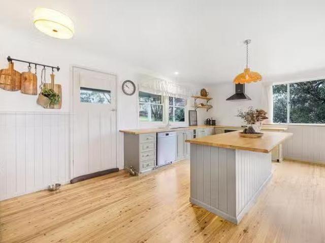 New 39 Bourke Street, Blandford, NSW 2338