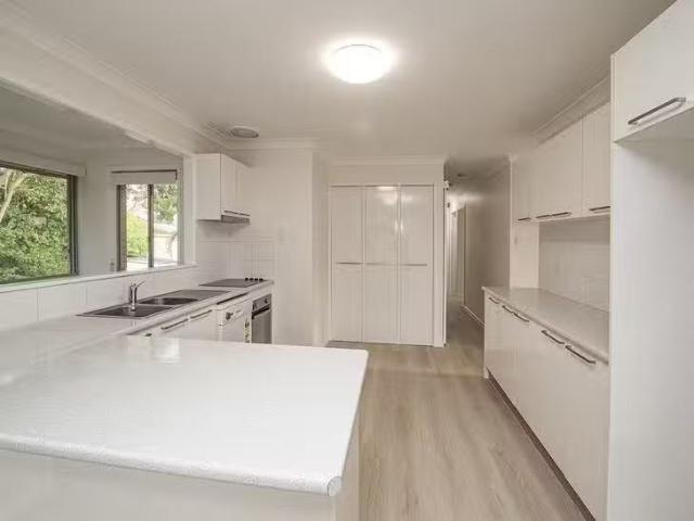 Just in! 39 Braggan Street, Gailes, QLD 4300