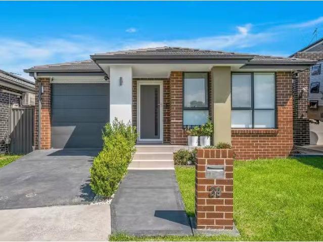 Cheap 39 Excelsior Drive, CALDERWOOD House for rent Listed by.
