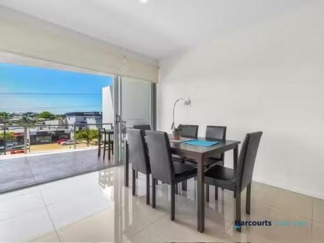 Unique 301/625 Wynnum Road, Morningside, QLD 4170