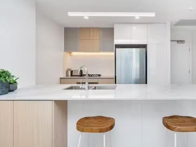 Nice 304/68 Sir Fred Schonell Drive, St Lucia, QLD 4067