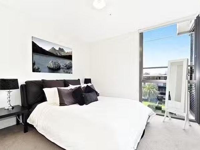 Deal! 304/7 Sterling Circuit, Camperdown, NSW 2050