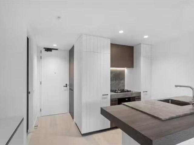 Deal! 308/11 Wellington St, Collingwood Apartment for rent Li.