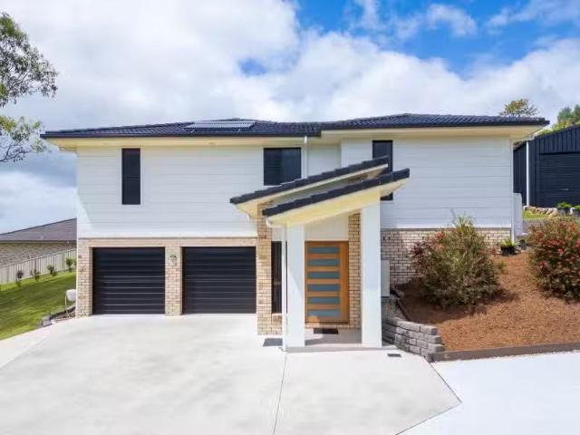 Cozy 30 Cavendish Road, GOONELLABAH House for rent Listed by.