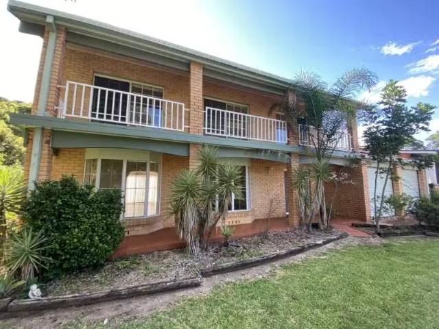 Cozy 30 Lyndall Avenue, PORT MACQUARIE House for rent Listed.