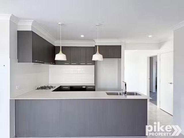 Cozy 30 Waterside Esplanade, Caboolture South, QLD 4510