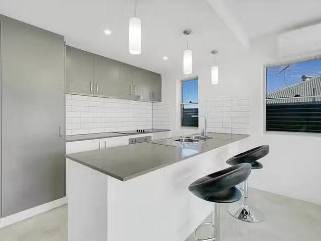 Deal! 3/100 Ellen Street, Oxley, QLD 4075